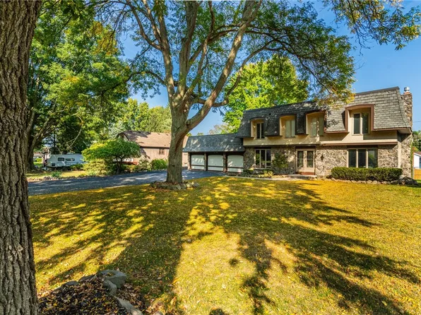 157 Cherry Creek Ln, Rochester, NY 14626
