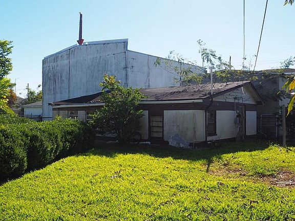 3rd image of 6209 Field St