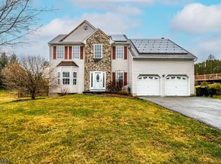 67 Shippen Rdg, Oxford, NJ 07863