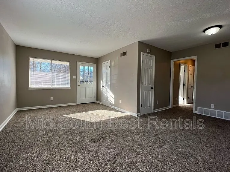 624 Frayser Dr — Photo 7