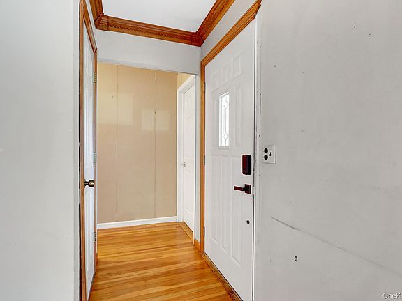 4th image of 19 Essex Road