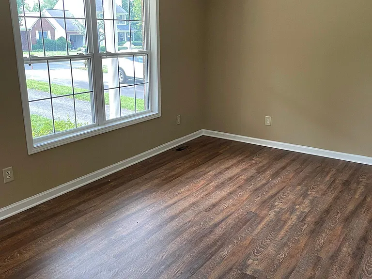 928 Nottingham Dr — Photo 16