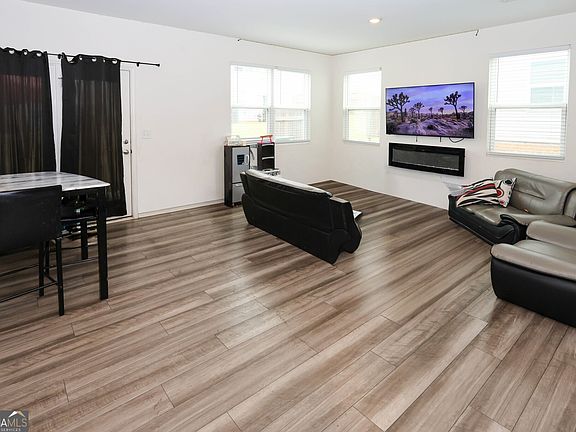 4th image of 3541 Connor Ct