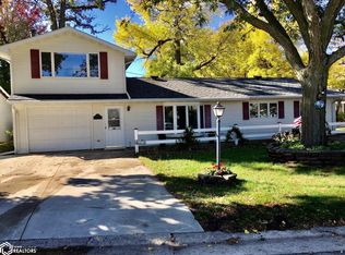 5099 Bayside Ave, Clear Lake, IA 50428