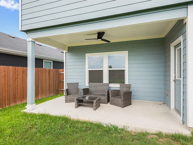 321 Sandringham Loop — Photo 22