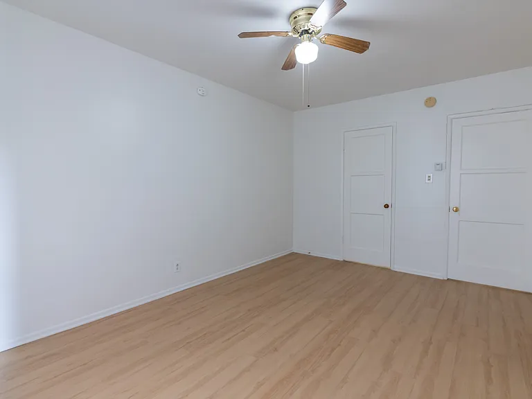 Gayley Manor Apartments — Photo 30