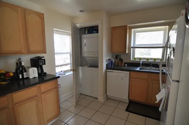 2844 Erie Ave #2 — Photo 4