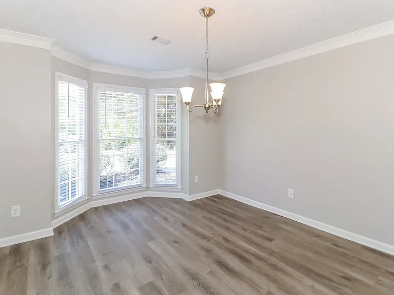 4832 Helga Way NE — Photo 6