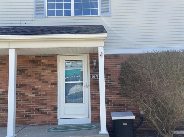 24674 Lake Meadow Dr, Harrison Township, MI 48045