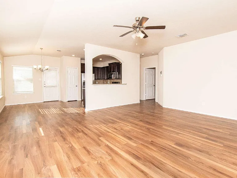 2319 Pintail Loop — Photo 4