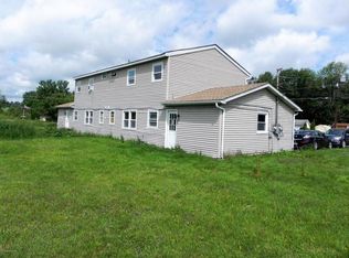 228 Lamplight Dr, Brodheadsville, PA