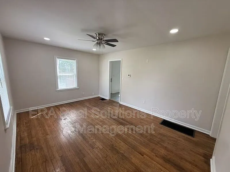 2 bed, 1.5 bath, 720 sqft, $1,500 — Photo 3