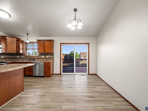 5th image of 7909 W Wilson Dr