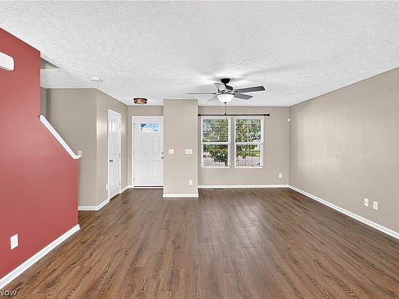 3rd image of 106 Preserve Cir