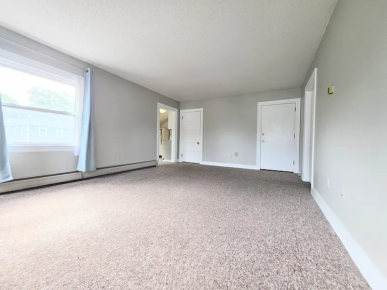 80 N State St #4 — Photo 5