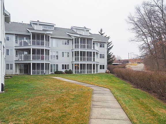 3rd image of 355 Columbia Ave W APT 101