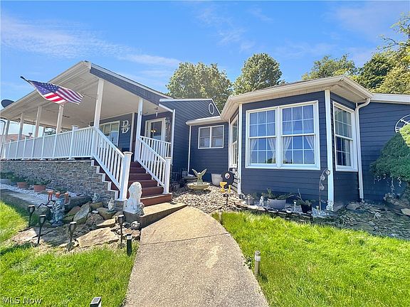 3rd image of 137 Pleasantview Dr