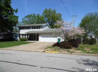 109 Jana Rd, Macomb, IL 61455