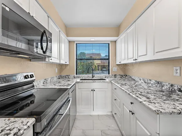 7616 La Mesita Ct, Tampa, FL 33615
