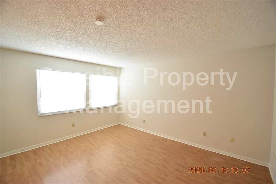 2 bed, 852 sqft, $1,650 — Photo 2