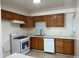 4111 W Rosecrans Ave APT 14, Hawthorne, CA 90250