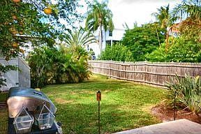 4th image of 135 Bahia Via