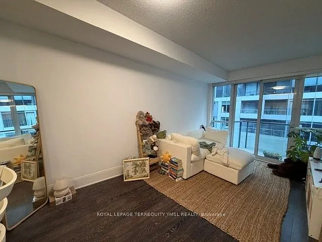 560 Front St W #806 — Photo 19