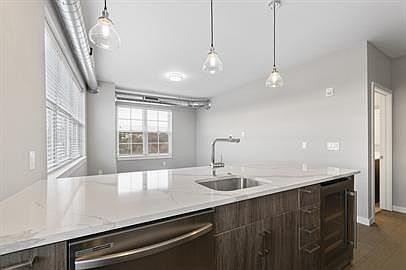 5th image of 4649 Umbria St APT 308