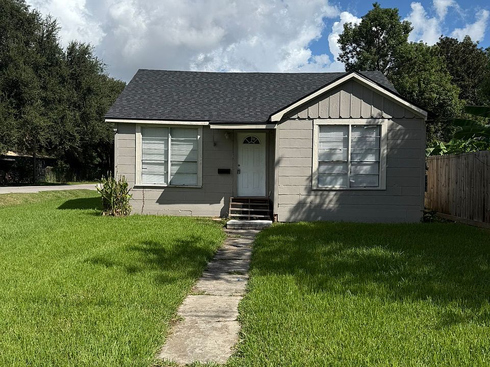 1st image of 1190 Campus St