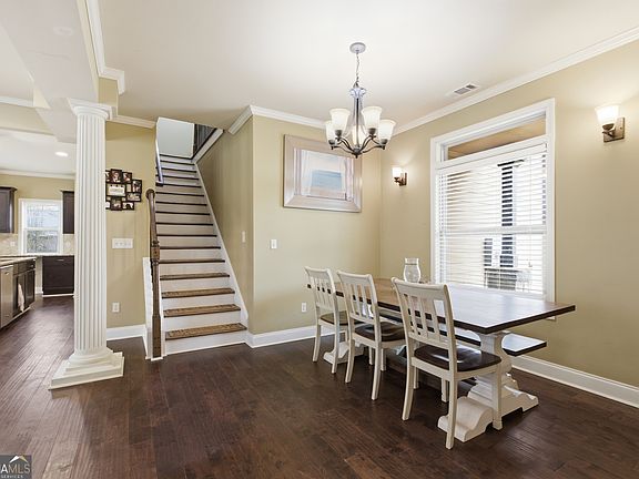 3rd image of 130 Maple Drive