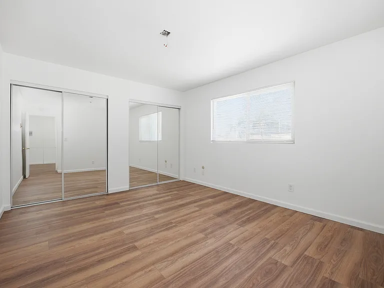 635 Emory St #15 — Photo 8