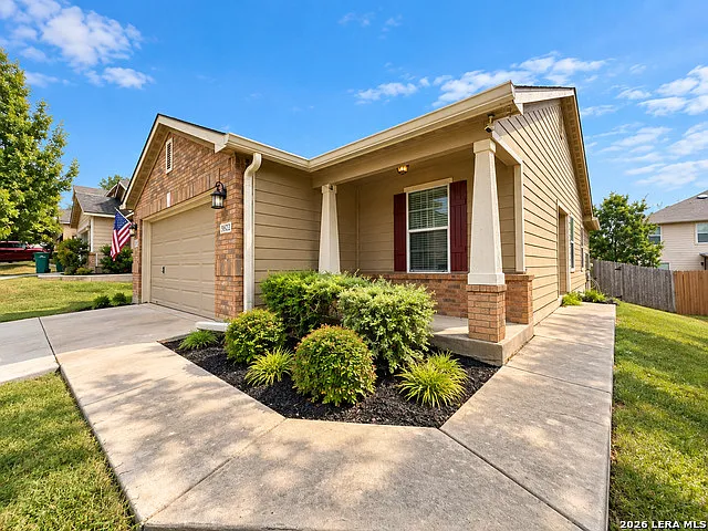 3 bed, 1301 sqft, $1,650 — Photo 2