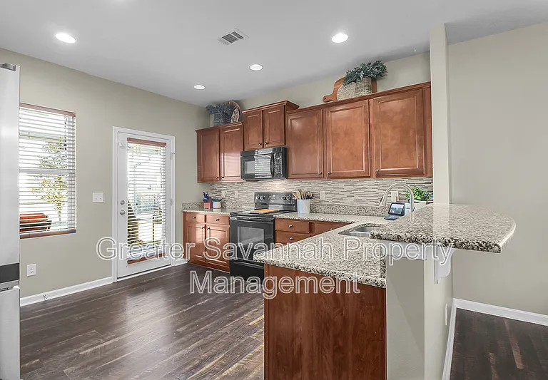 153 Hamilton Grove Dr — Photo 14