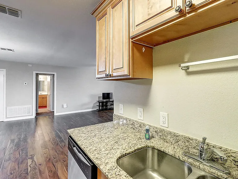 1011 Ennis Joslin 234 — Photo 24