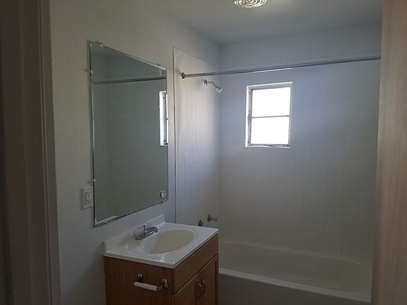 5th image of 1020 E Mesa Ave