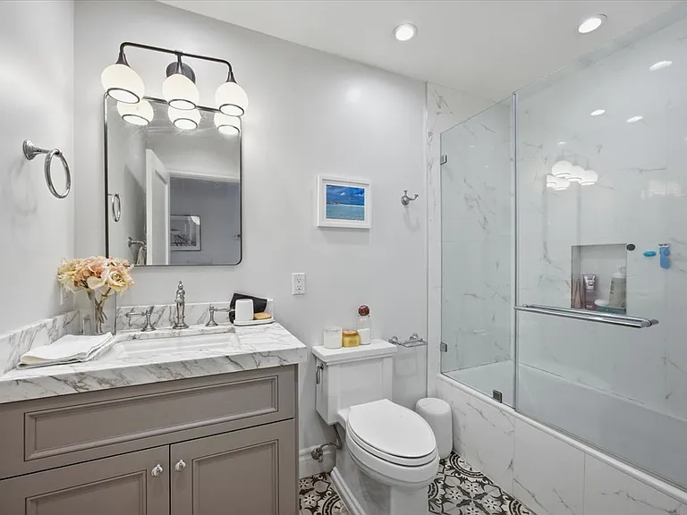 506 Manhattan Ave — Photo 22