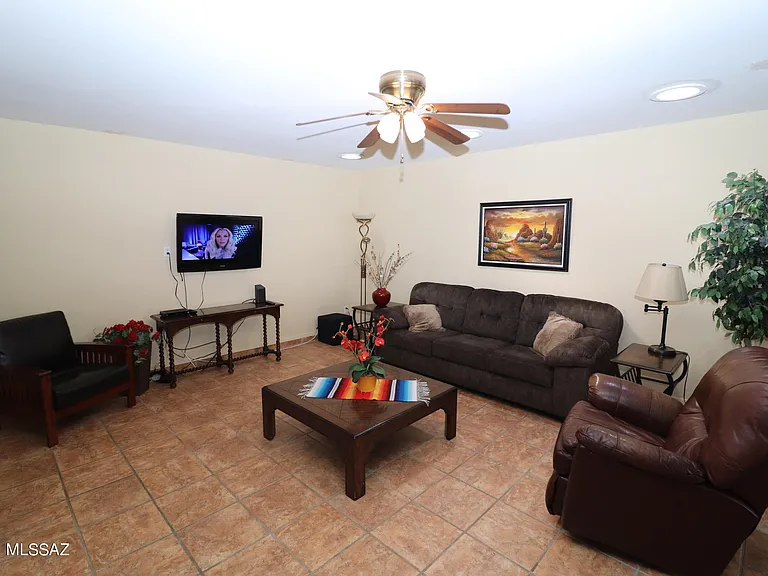 5602 N Camino Del Sol — Photo 13