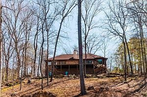 3rd image of 355 Mountain Laurel Dr
