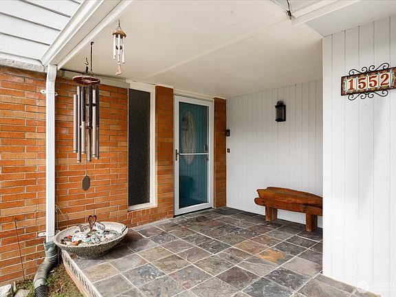 4th image of 1552 NE Narrows Avenue
