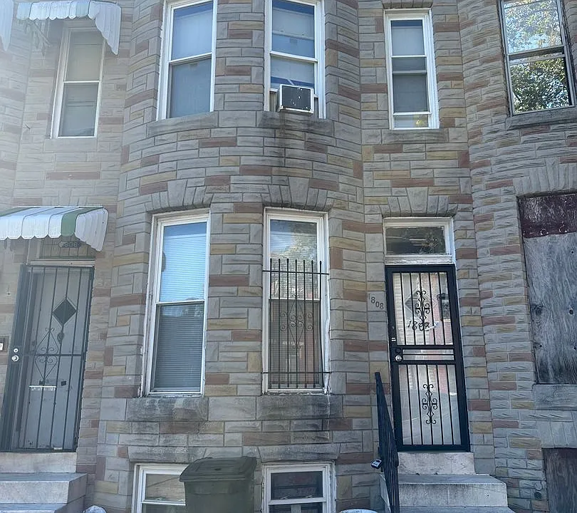 1808 Aiken St