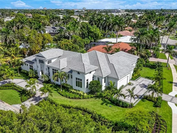 710 Willowhead DR, NAPLES, FL 34103