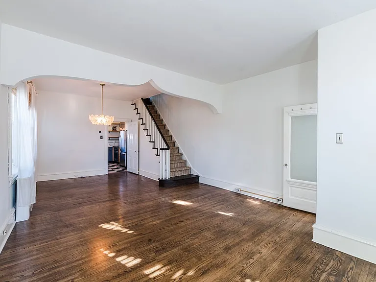2155 E Letterly St — Photo 3