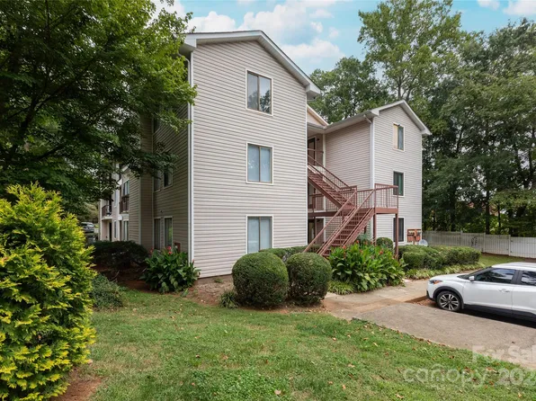 7516 Pebblestone Dr APT B, Charlotte, NC 28212