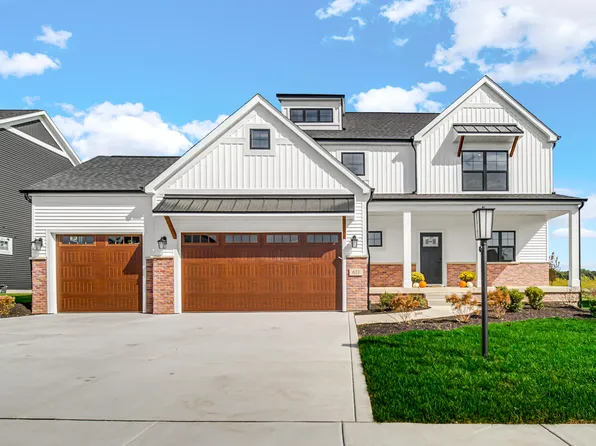 704 Idlewild Ln, Chesterton, IN 46304