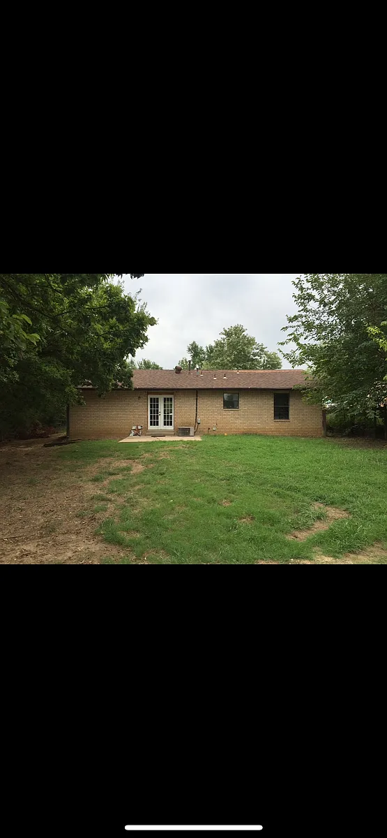 Building Photo - 14602 S Xenophon Ave