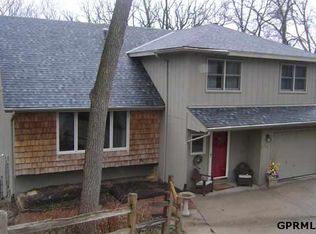 1611 Wayne St, Bellevue, NE 68005