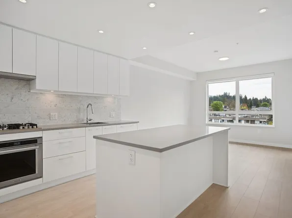 110 E 17th St #612, North Vancouver, BC V7M 1V4