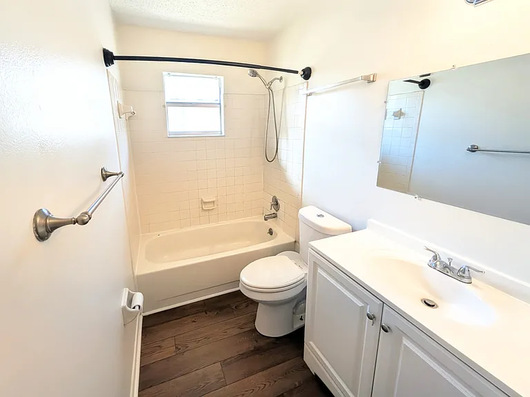 1132 Gilmore Ave #1132 — Photo 7