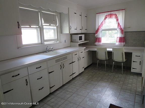 5th image of 14 Buttonwood Avenue