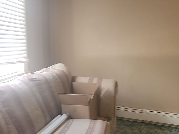 5th image of 42 Riverside Dr